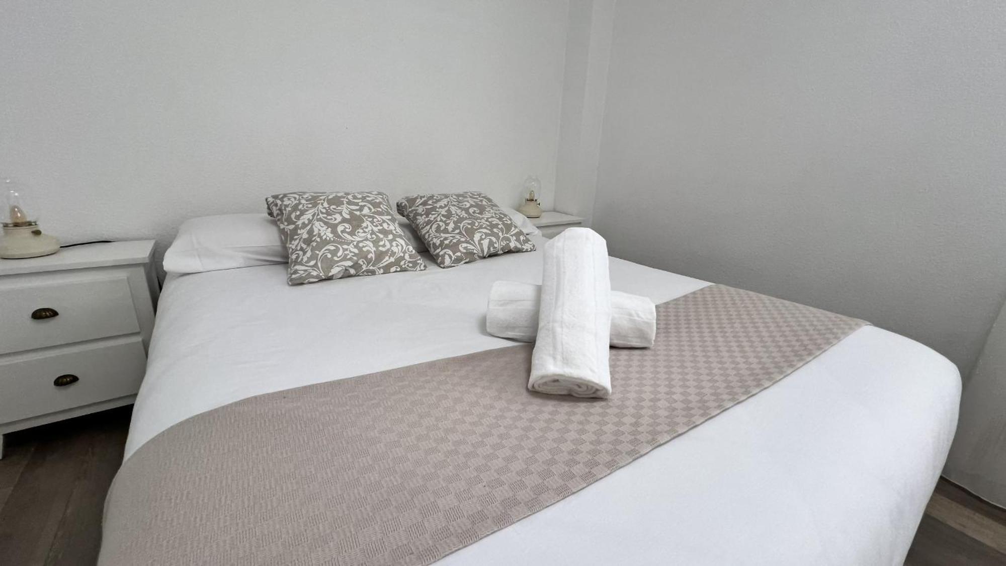 Apartamenticos Plaza Del Pilar III سرقسطة المظهر الخارجي الصورة